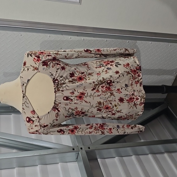 DAYTRIP TOP SIZE SMALL‎ FLORAL PRINT - Picture 4 of 10